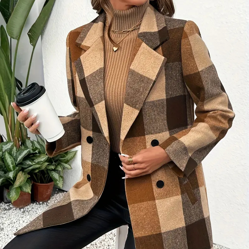 chic-plaid-coat